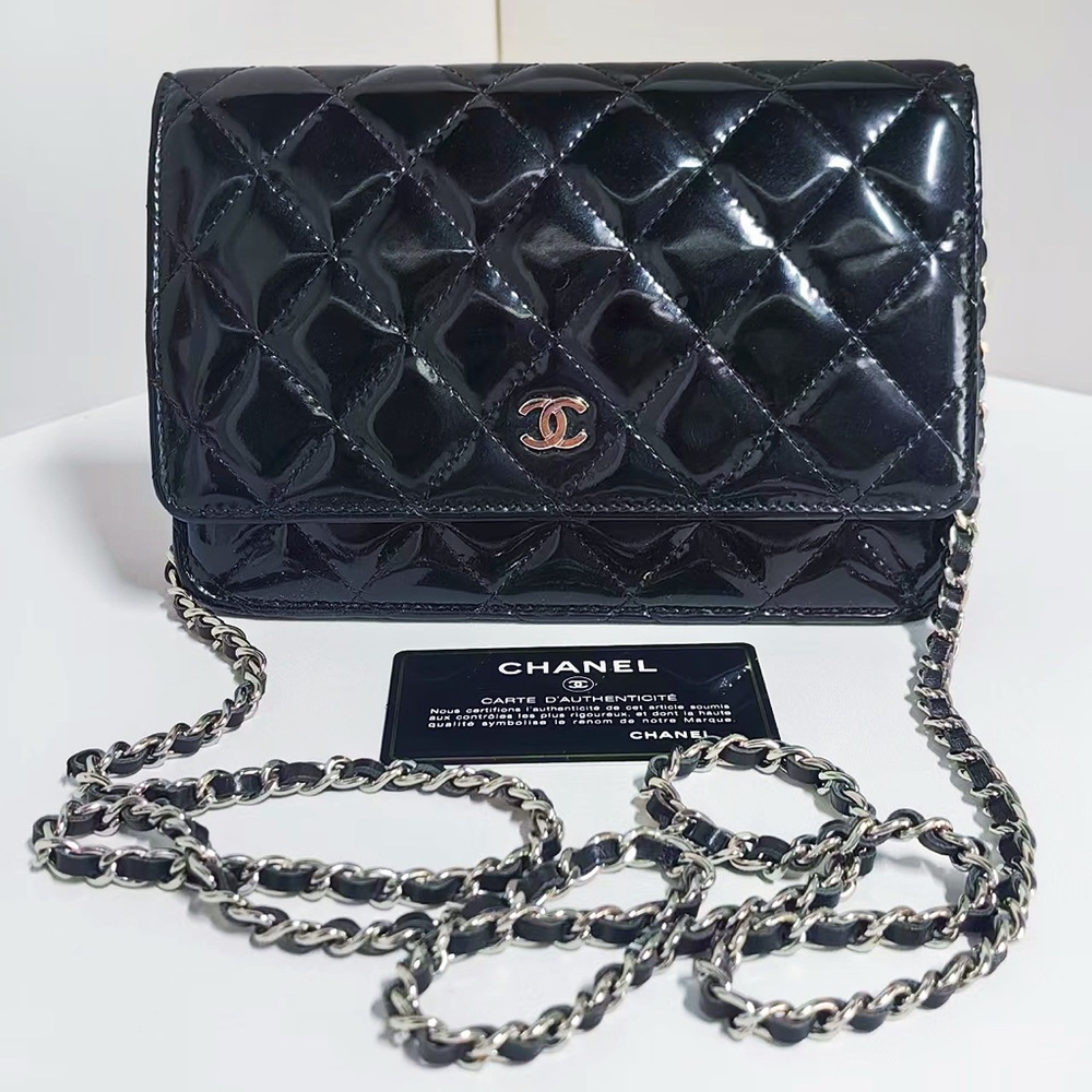Chanel Classic Flap Bag in Patent Calfskin Black